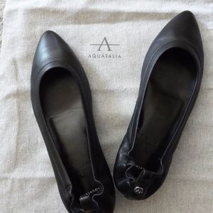 Women's Aquatalia Pilara Pointed-Toe Ballet Flat in Black - size 6.5US